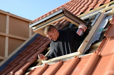 Pose de fenêtres de toit Velux à Barville